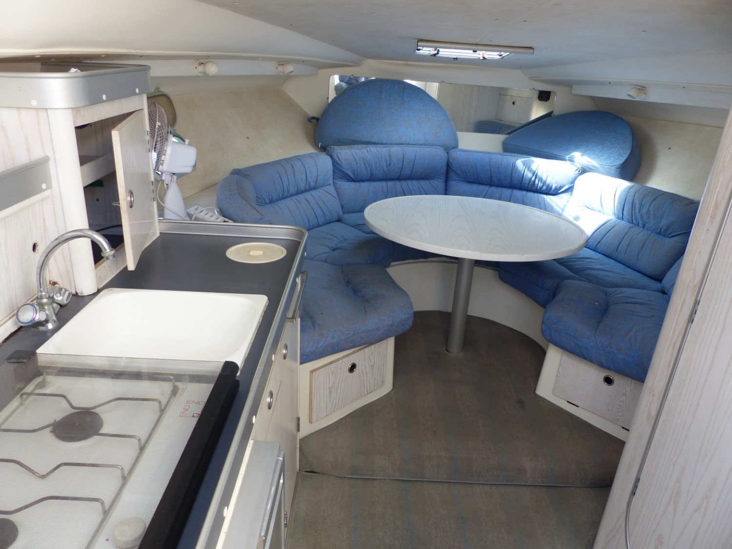 slider 1 Beneteau Flyer 8